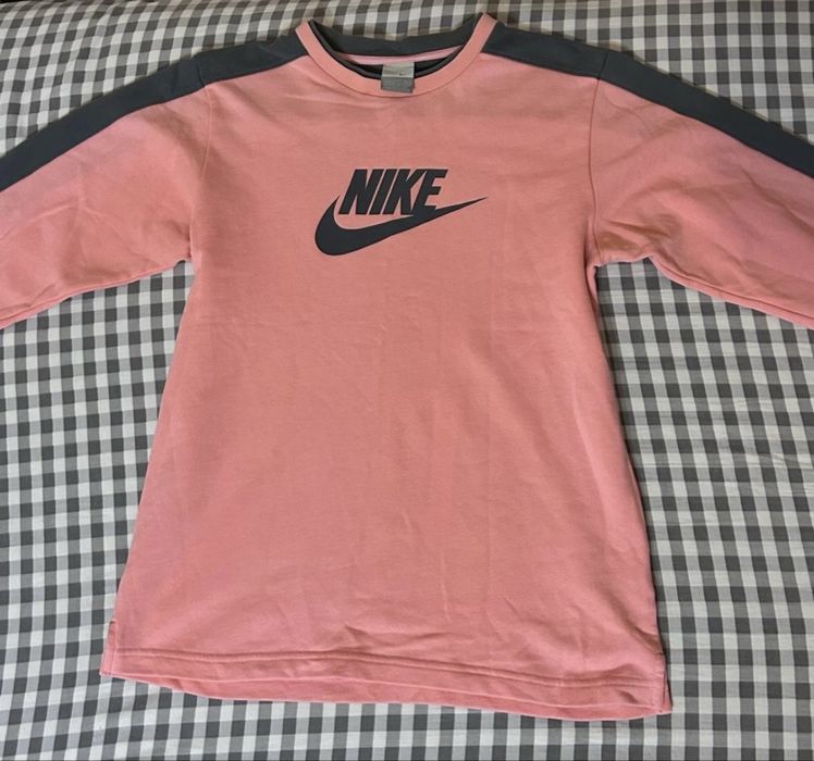 Розовый свитшот от Nike
