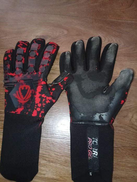 продам перчатки для футбола от Torres Pro Gel