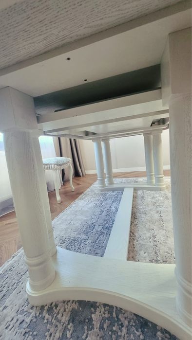 Продам обеденный стол