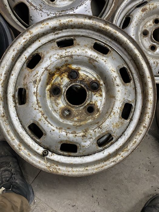 На 15 5/112  АУДИ Т 4