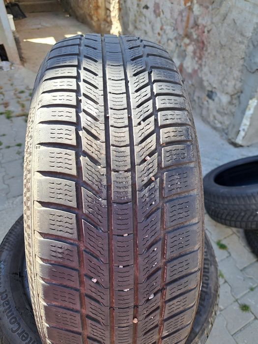 Vând anvelope cu mărimi diferite