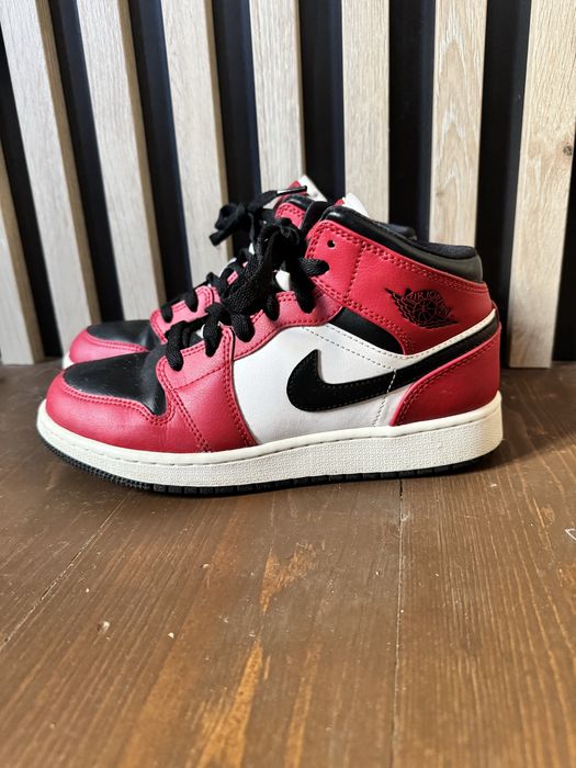 Jordan 1 Mid Chicago Black Toe (GS)