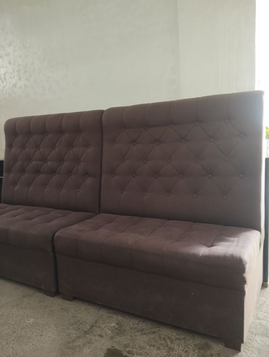 Yumshoq va qulay divan sotiladi, holati yaxshi