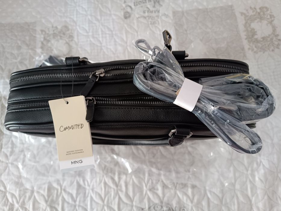 Кожена чанта /куфарче/ Mango