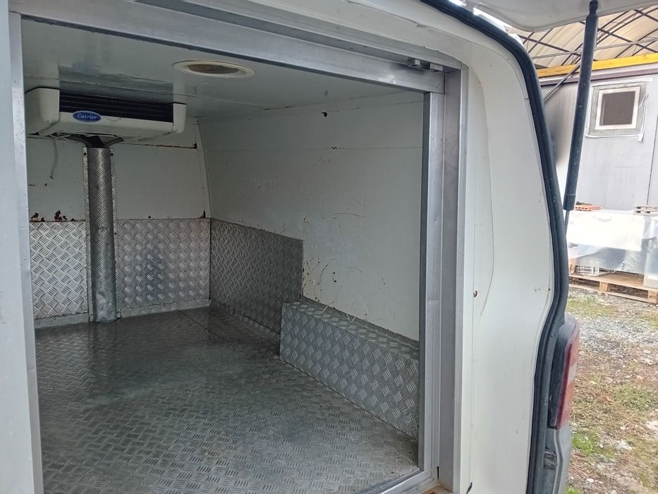 VOLKSWAGEN Transporter 2006 — imagine 3
