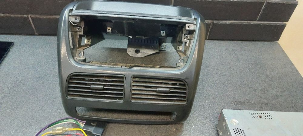 Радио 2 броя СД с рамка панел за фиат  добло