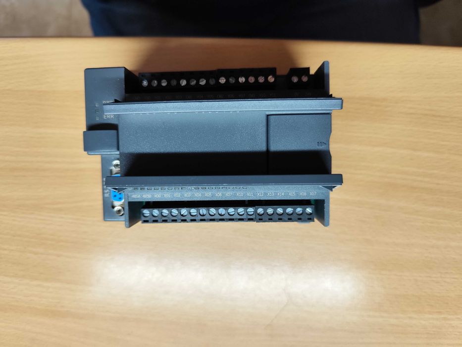 PLC  FX1N 32MR (Индустриален програмируем контролер)