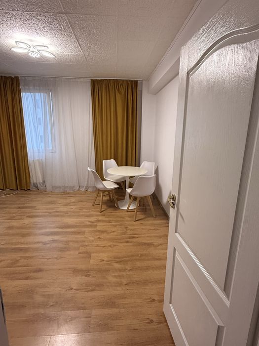 Apartament de vanzare , zona centrala . Strada piata victorie