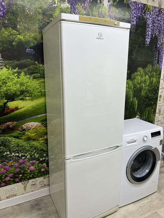 Продам Холодильник с Машинкой