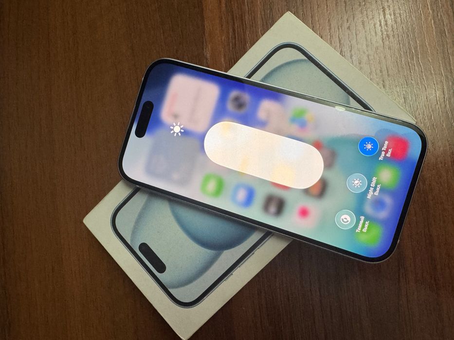iPhone 15 с гарантией