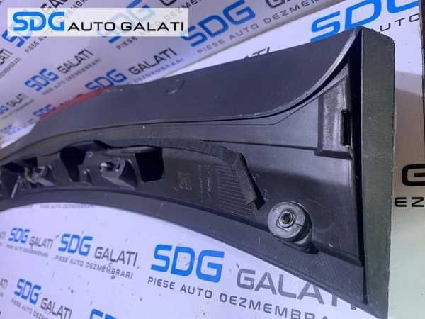 Eleron cu Lampa Tripla Stop Auxiliar Central Ford Focus 2 2004 - 2010 Cod 4M51-A44210-AJ 4M51A44210AJ