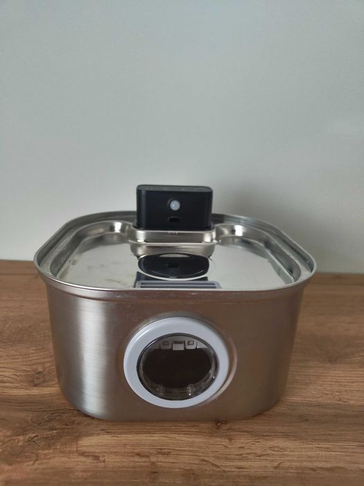 Fântână câini și pisici cu set boluri/castroane în suport