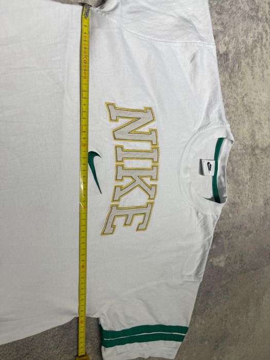 Tricou retro Nike cu imprimeu Mărimea M