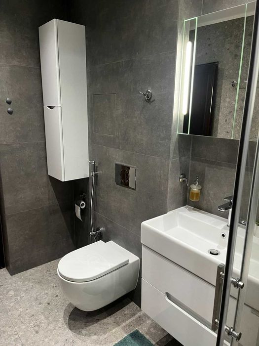 Дава се под наем Тристаен апартамент в София, Център - 100 кв.м за 1600 € - Снимка #11