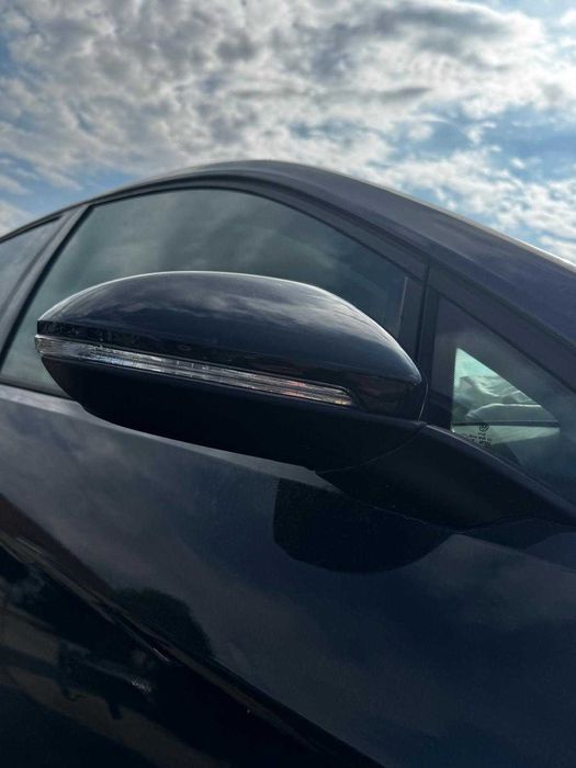 Oglinda dreapta Vw Golf 7 hatchback cu rabatare electrica si lumina ambientala de europa
