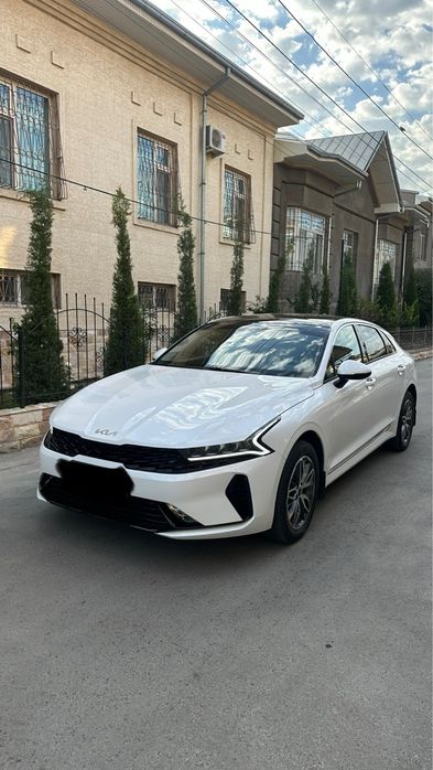 Kia k5 sotiladi
