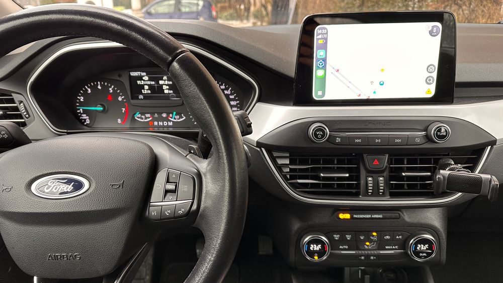 Ford Focus benzină - 123105 km  - Automata 8 viteze