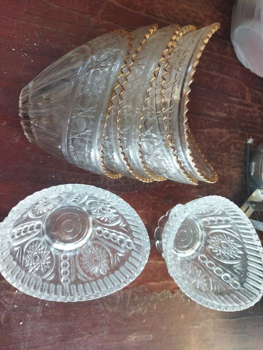 Посуда разная по 200 тг