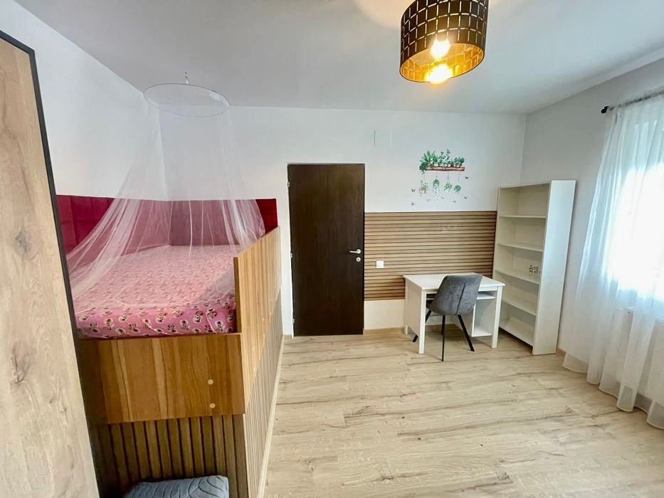 Închiriez casa  duplex Liziera Triaj 3 camere