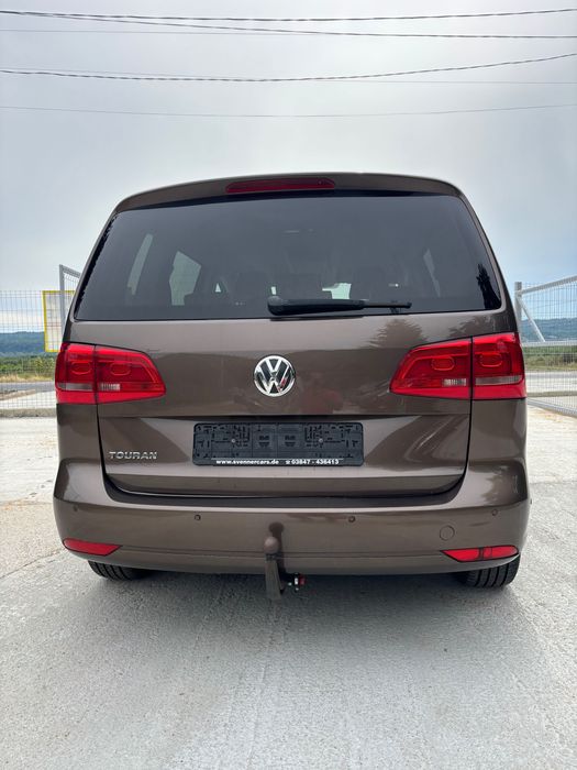 VOLKSWAGEN Touran 2011 — imagine 4