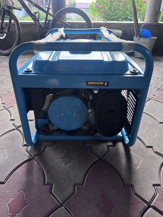 Продам бензиновый генератор новый!