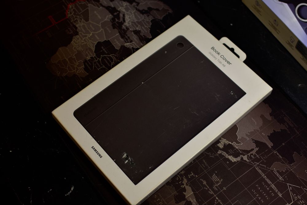 Оригинальный чехол Book Cover для Samsung Galaxy Tab A8