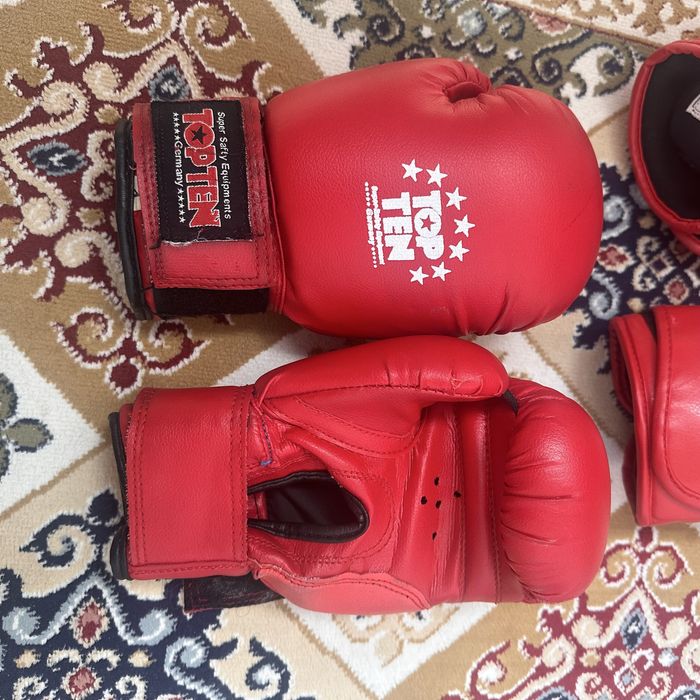 Боксерские перчатки, лапы, шлем