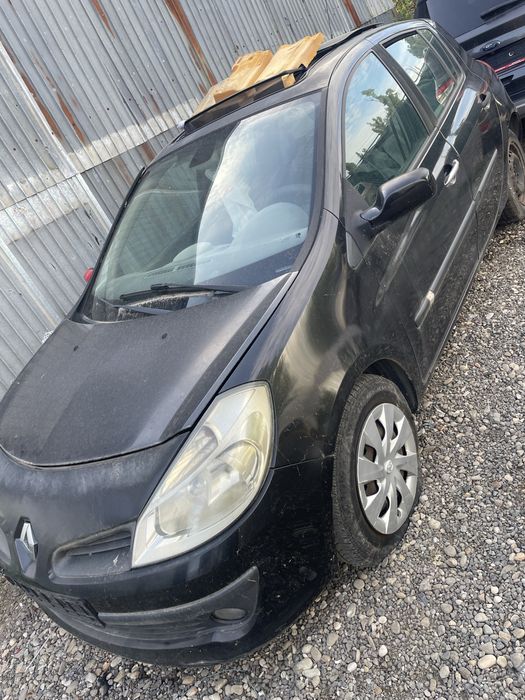 Dezmembrez/piese Renault clio 3  1.5dci 2005-2012 clio 3
