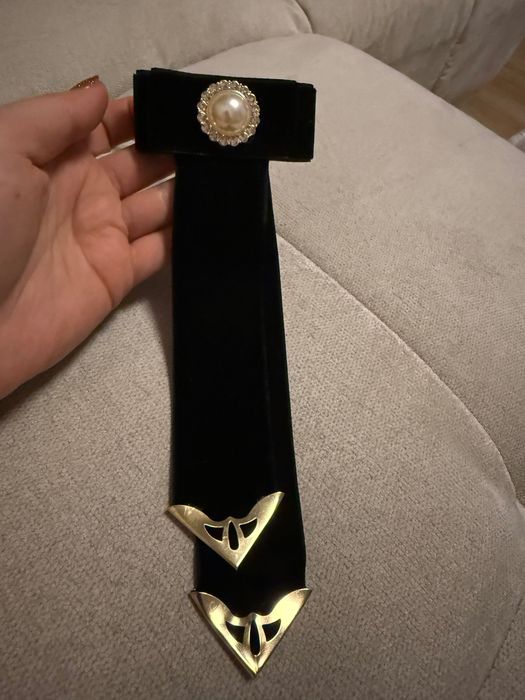 Елегантни брошки