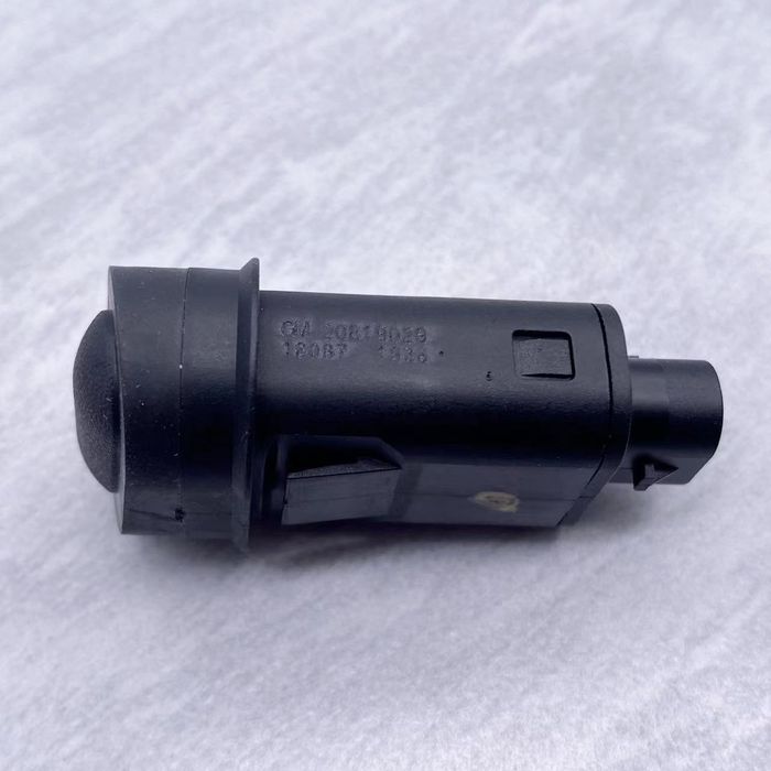 Bagaj knopka malibu 1