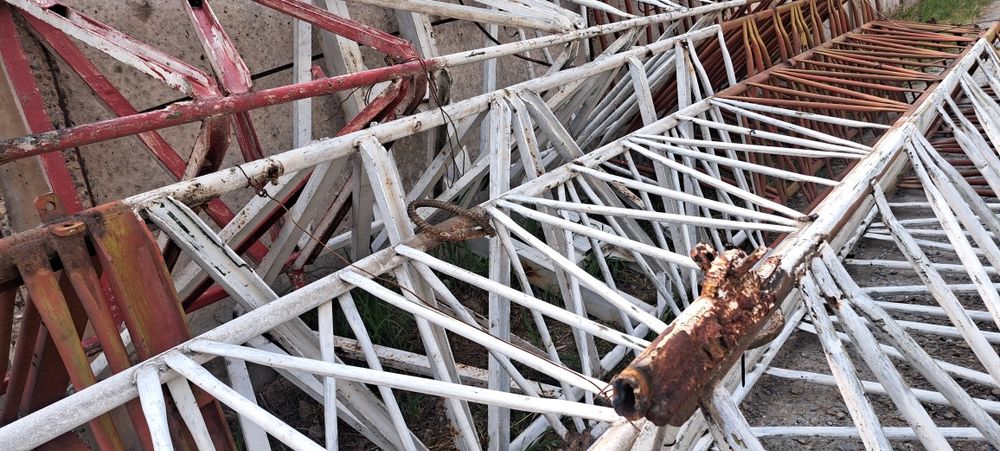 Metal konstruksiya uzunligi 25 metr 4 ga bo'lingan narxi 1000