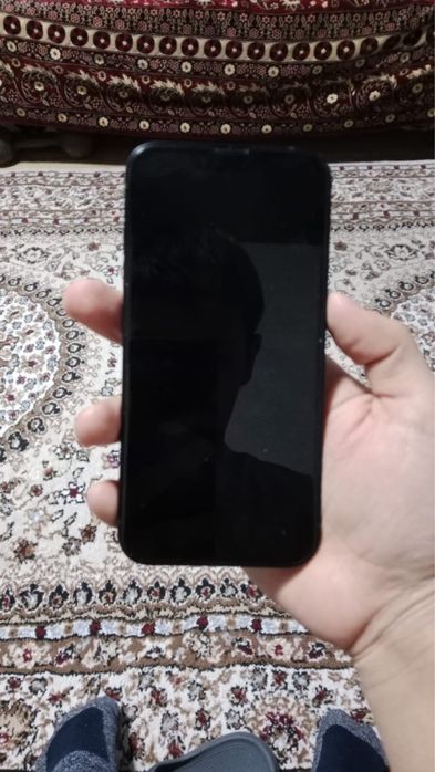 Обменяю айфон 13