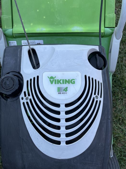 Masina de tuns iarba pe benzina Viking