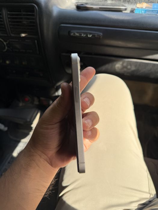 Продам IPhone 13 256гб без ремонта
