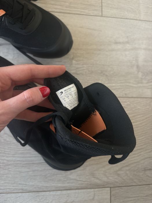 Боксови обувки BOXRAW 41 р + бинтове за бокс 4.5 м