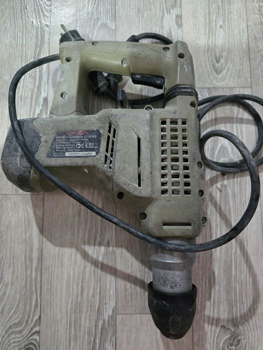 Продам перфоратор кроун
