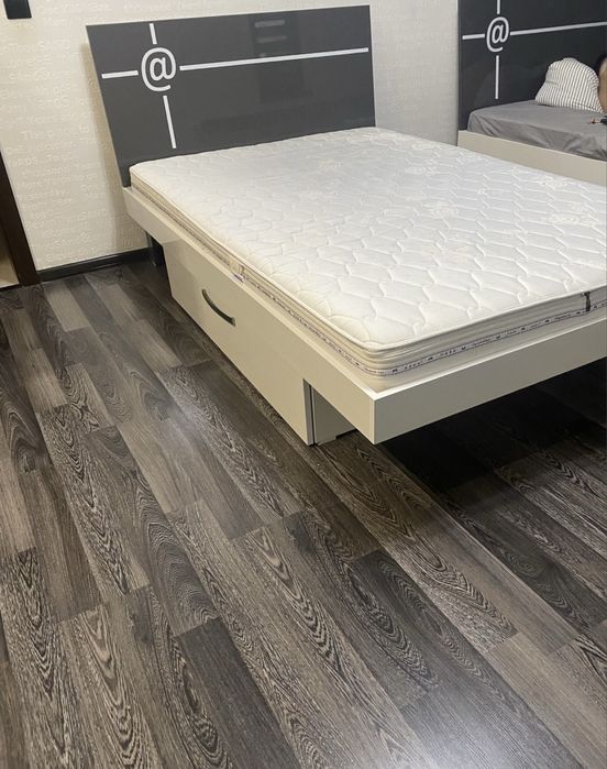 Легло с подарък матрак 200/120