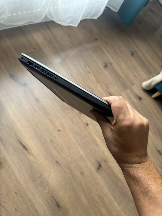 Hp 17,3” • i3 generatia 10• impecabil!