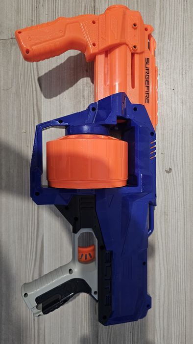 Blaster Nerf N-Strike Elite SurgeFire – Tambor Rotativ 15 Proiectile