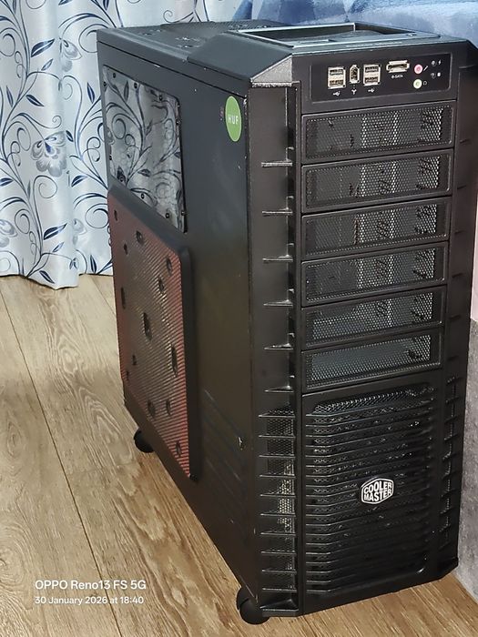 Cooler Master HAF 932  + kraken 240 Black