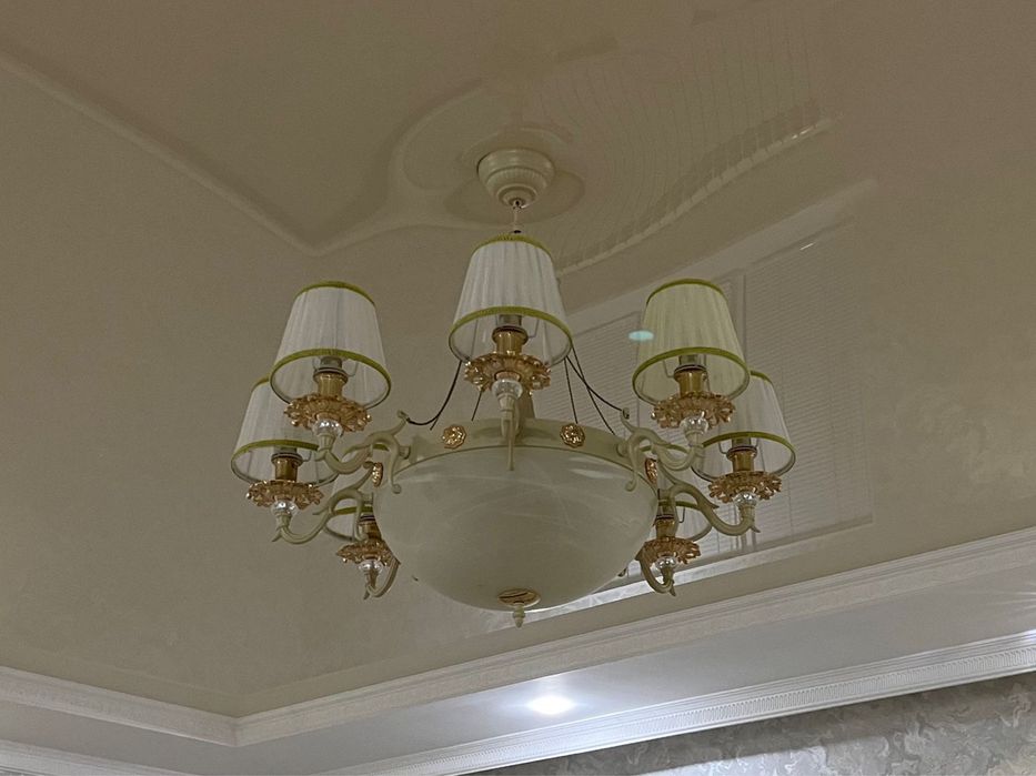 Продается люстра