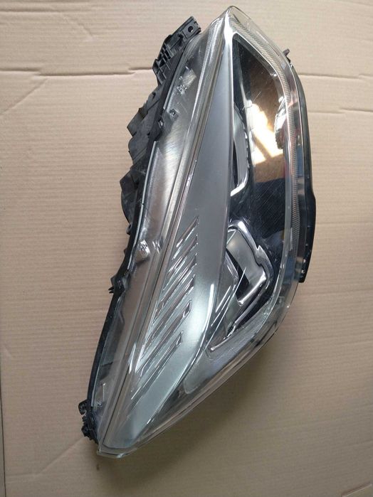 Фар десен за Ford Kuga MK2 Facelift