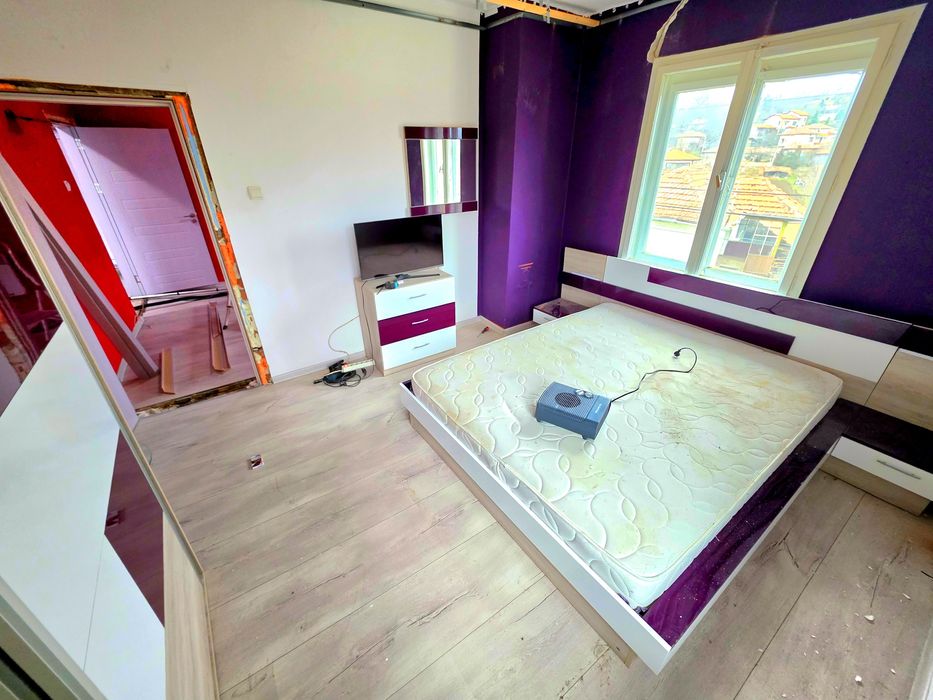 Продавам спалня комплект