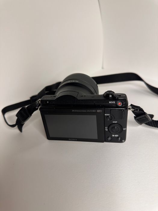 Sony a5100 пълен комплект