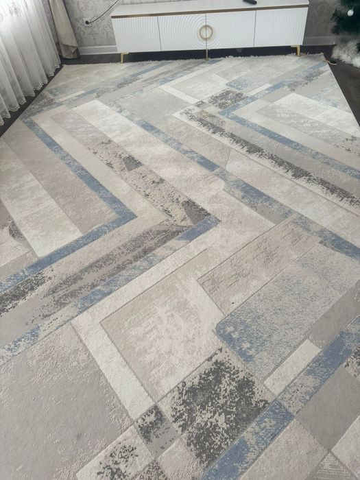 Продам ковёр 3 на 5