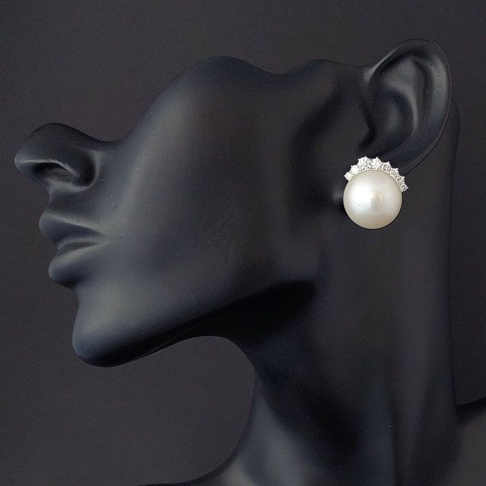 cercei cu perle mari South Sea, diamante 1.35ct, aur 18k, certif.