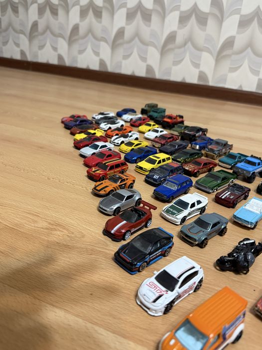 Колекция машинок Hot Wheels