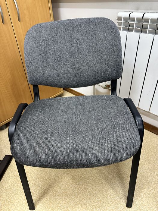 Продам офисные стулья