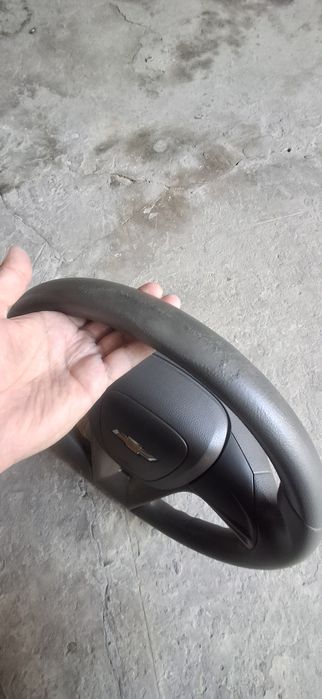 Рул от Cobalt состояние хорошое аирбаг ест.
Кобалт рул сотилади холати