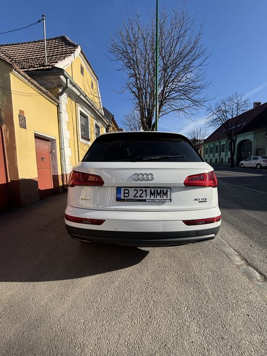 Audi Q5 - 2.0 TDI 4x4 masina pentru familie